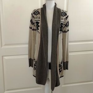 Between me & you women's medium tribal turquoise black cardigan striped